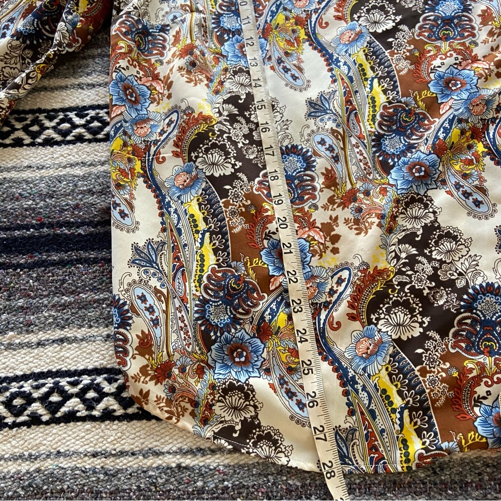 Chico's Sz 2 Ella Pull Over Paisley Floral Keyhole Blouse Top Shirt Size 10 - Picture 3 of 9